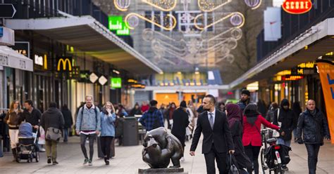 Ontdek de Lijnbaan in Rotterdam .